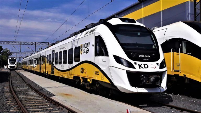 Koleje Dolnośląskie włączają się w pomoc dla Ukrainy