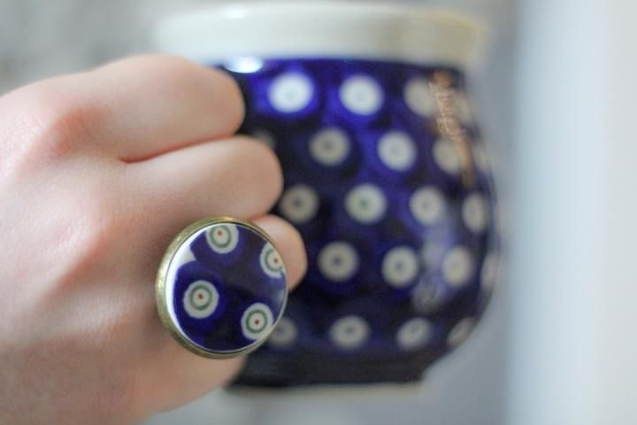 Biżuteria z resztek porcelany