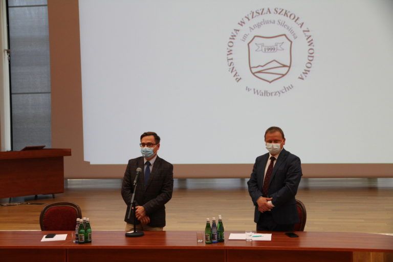 Potrzebujemy pielęgniarek