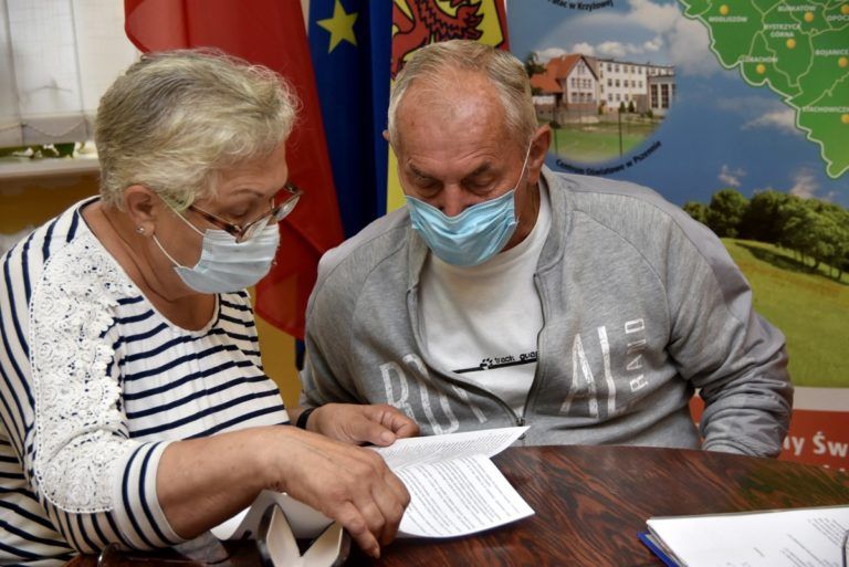 PIERWSZE UMOWY NA WYMIANĘ KOPCIUCHÓW PODPISANE