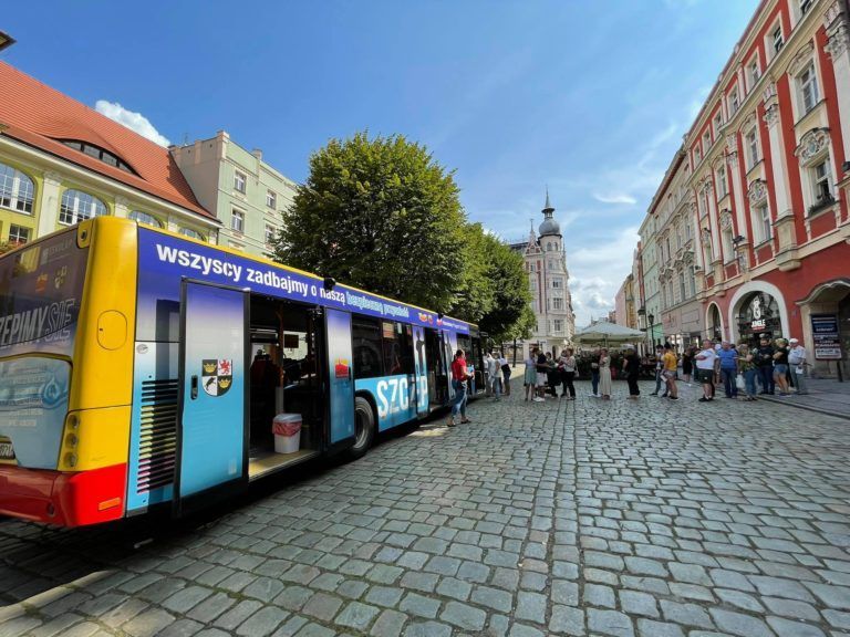 Zaszczep się w autobusie