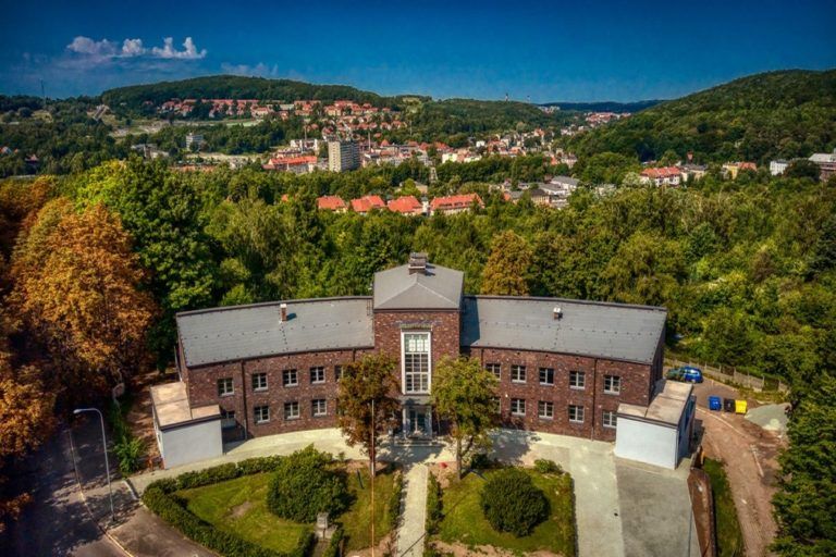 OCALILI ZABYTEK
