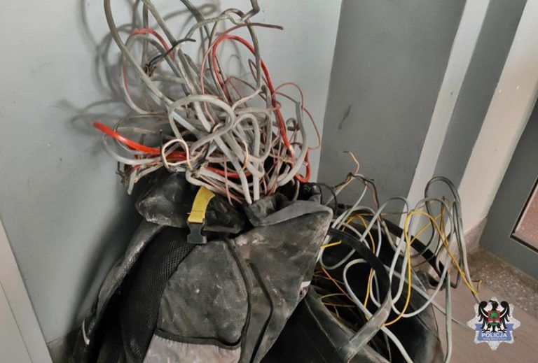 Połasił się na kable elektryczne