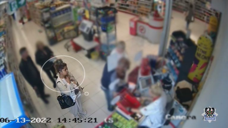 Policja poszukuje złodziejki!!
