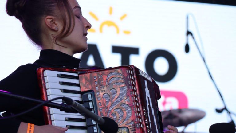 Premiera teledysku Karoliny Gawrońskiej! To finalistka konkursu Wałbrzych ma Talent 2022