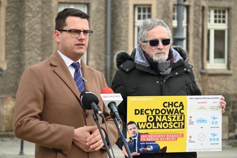 Protestowali przed Urzędem Miasta