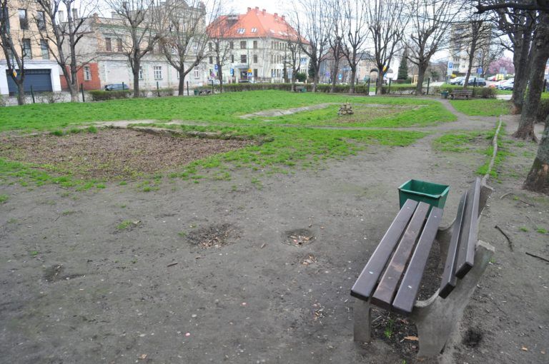 Podpisano umowę z wykonawcą przebudowy Ogródka Jordanowskiego  i kolejnego podwórka