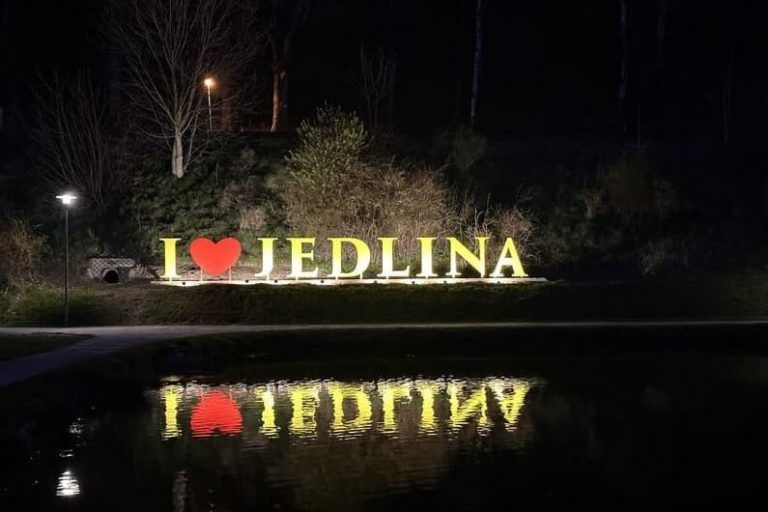 Napis I Love Jedlina w Kompleksie Active