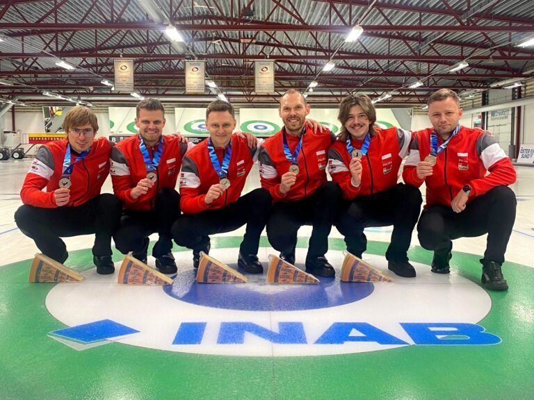 Polski Curling na Zakręcie – Brak Finansowania Zagraża Marzeniom Olimpijskim