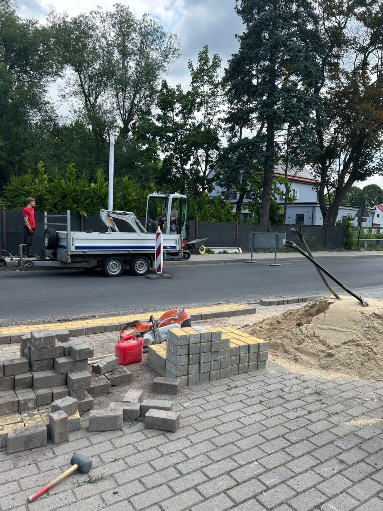 Trwają intensywne inwestycje drogowe w powiecie