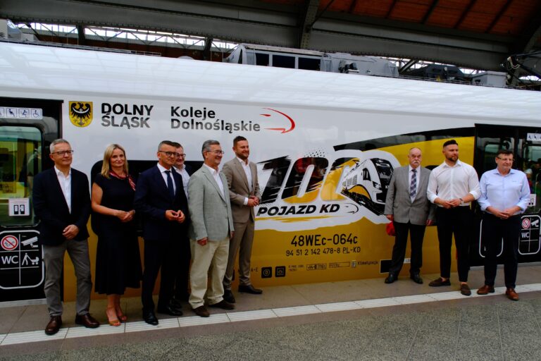 100 pociągów Kolei Dolnośląskich