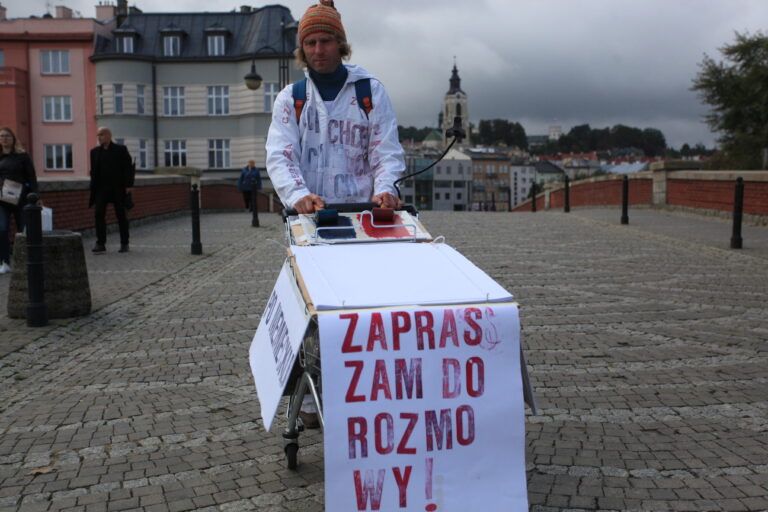 Gdy pustka staje się miejscem spotkania. Niezwykła historia rodziny Hänel i artystyczny projekt w Wałbrzychu.
